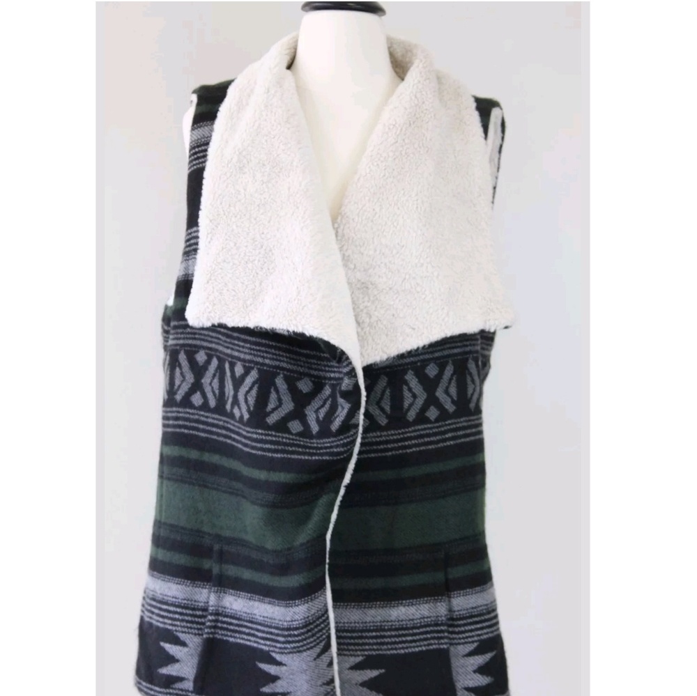 Steve Madden Fleece Vest Azect Warm Western NEW